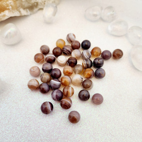 Botswana Agate Bead (assorted. round. approx. 8mm)
