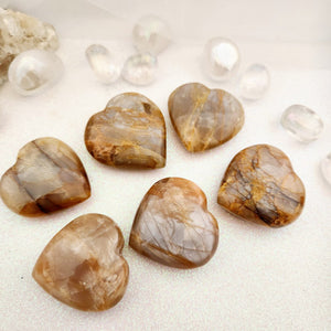 Caramel Moonstone Heart w. Beautiful Flash