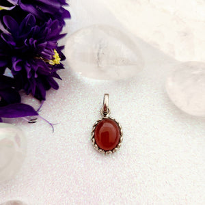 Carnelian Oval Pendant w. Filigree Setting