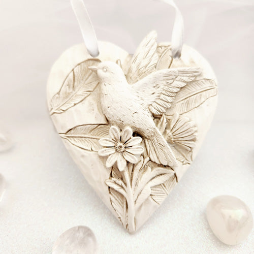 Dove on Heart Wall Hanging (approx. 9.5x9.5cm)