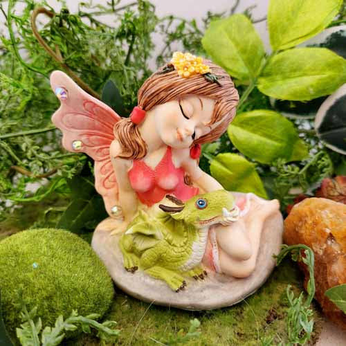 Fairy with Baby Dragon (10x8.5x10cm)