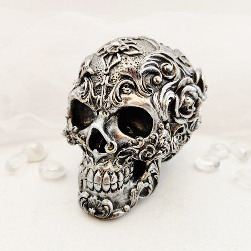 Fancy Dancy Silver Skull (approx. 12x14cm)