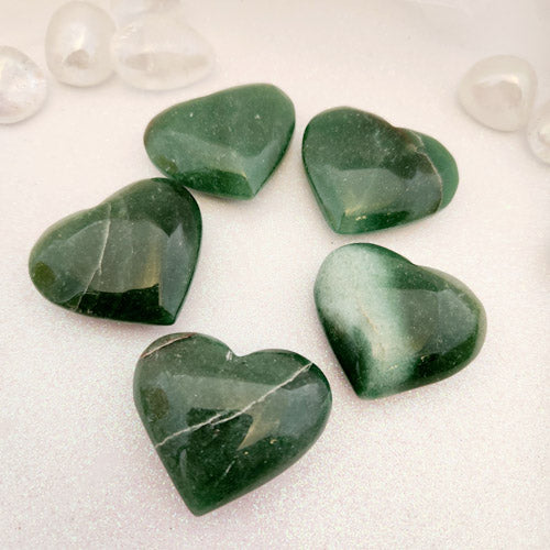 Green Aventurine Heart (assorted. approx. 3.9-4.2x4.7-4.8cm)