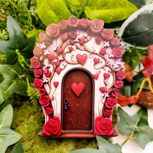 Hearts & Roses Fairy Door (approx. 10.2x7.8cm)