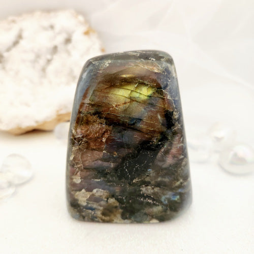 Labradorite Free Form (approx. 8.7x7.1cm)