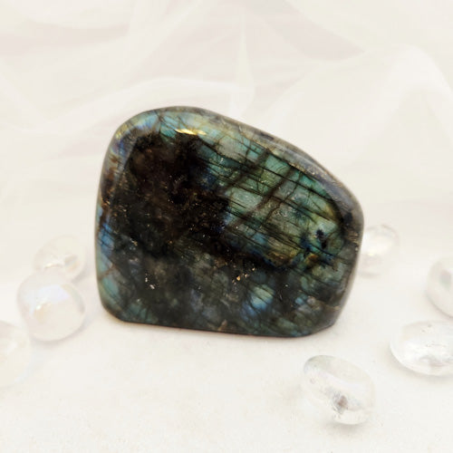 Labradorite Free Form (approx. 7.7x9.2cm)