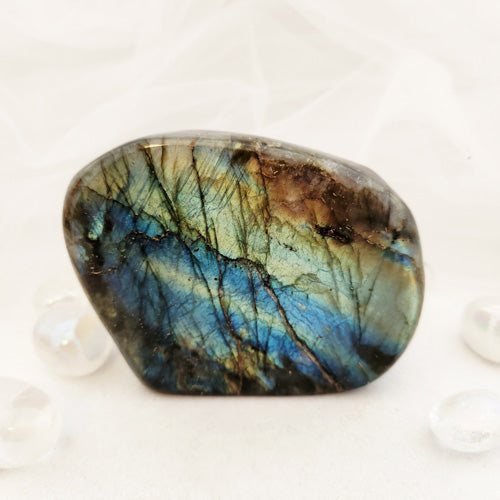 Labradorite Free Form (approx. 8.1x9.9cm)