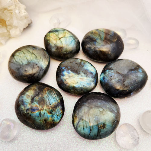 Labradorite Palm Stone (assorted. approx. 5-5.5x4.6-5.1cm)