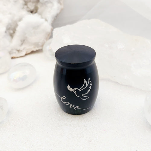 Love Black Tiny Keepsake Memorial Urn (alloy. approx. 4x3cm)