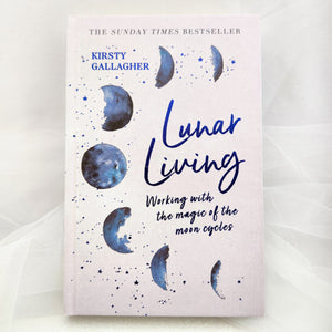 Lunar Living HB (working with the magic of moon cycles)