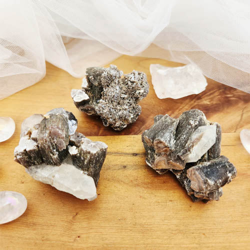 Mica w. Quartz Specimen (assorted. approx. 5.7-6.2x4.4-4.6cm)