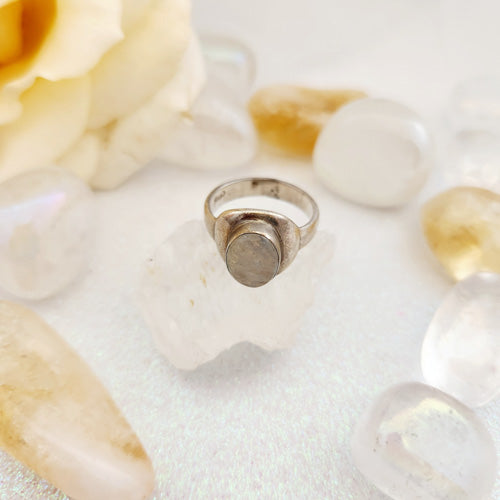 Moonstone Ring (sterling silver. pre-loved by Riny)