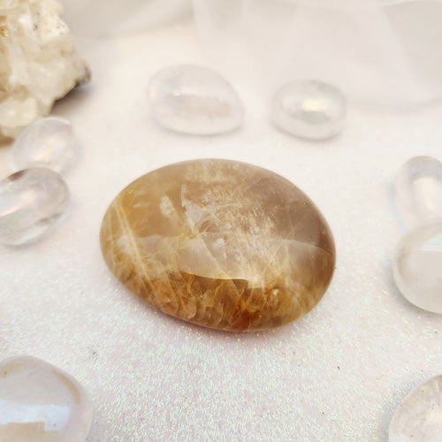 Peach Moonstone Palm Stone (approx. 6.1x4.8cm)