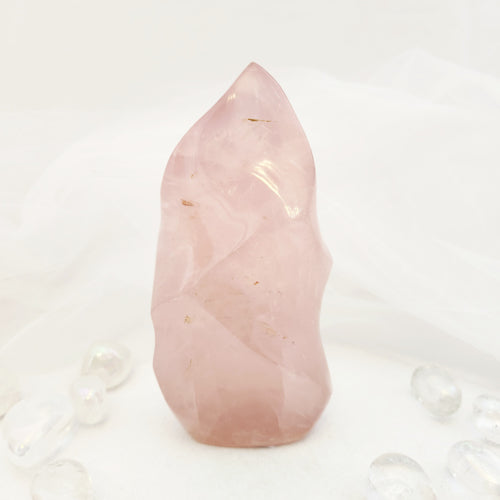 Rose Quartz Flame Point (approx. 13x7cm)