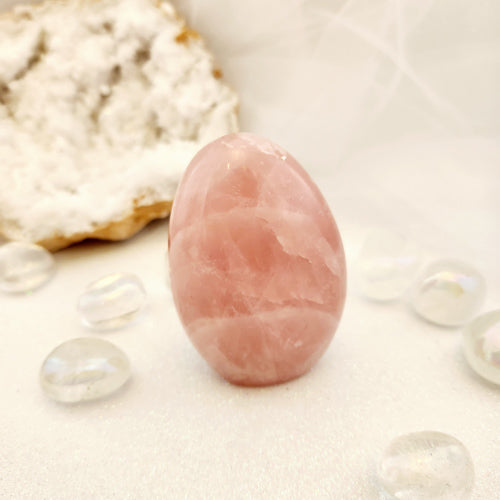 Rose Quartz Free Form (approx. 7.2x5cm)