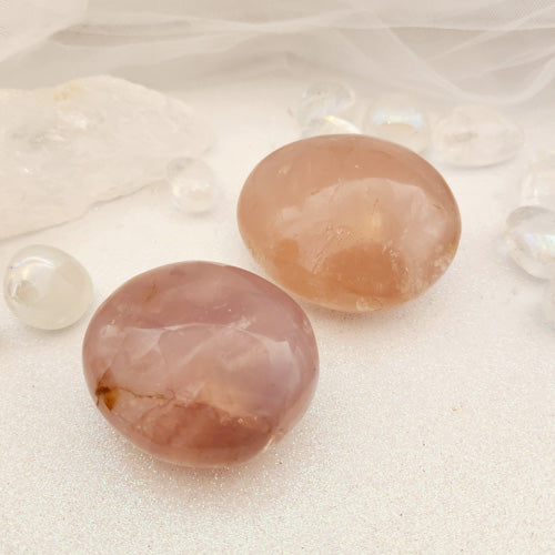 Rose Quartz Palm Stone (assorted. approx. 6-6.8x5.5-5.8cm)