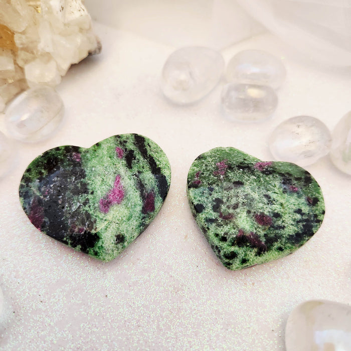 Ruby in Zoisite Heart (assorted. approx. 4.3-4.5x4.7-5.2cm)