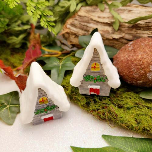 Snow Capped Fairy Garden House (approx. 4.8x3.9cm)