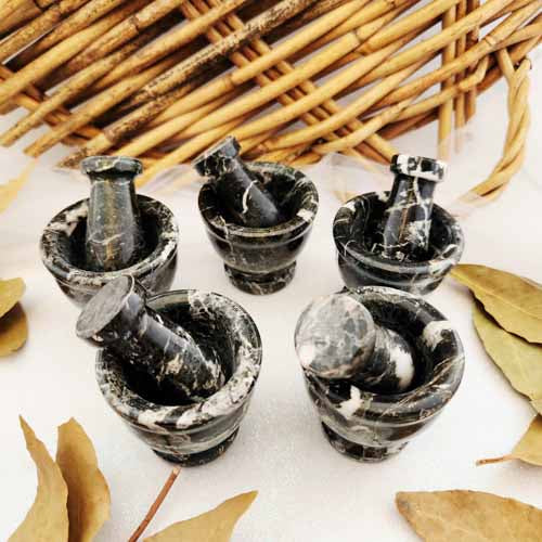 Tiny Marble Mortar & Pestle (assorted. approx. 4.9x5.2cm)