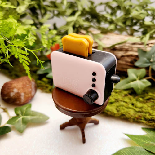 Toaster with Toast for Fairy Garden/Dolls House (approx. 6x4cm)
