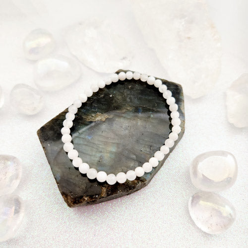 White Moonstone Bracelet (assorted. approx. 4mm round beads)
