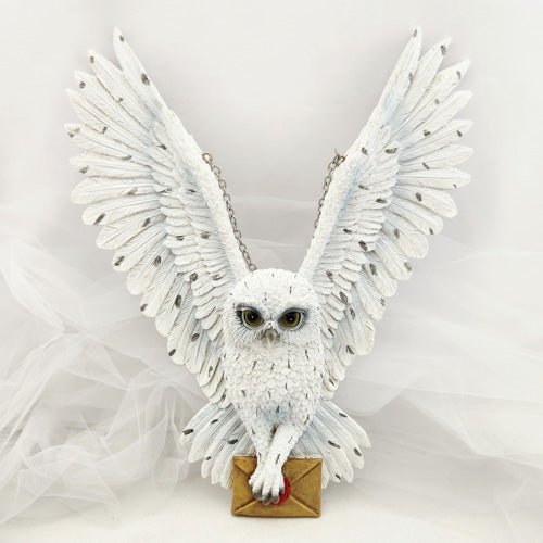 White Owl in Flight w. Envelope Wall Art (resin. approx. 31.8x27cm)