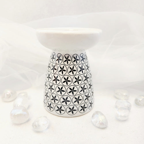 White With Black Floral Pattern Ceramic Oil Burner (approx 11.5x9x9cm)