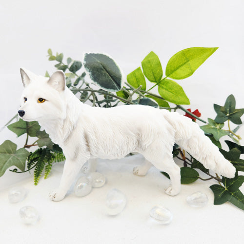 White Wolf Standing (approx. 15x21cm)