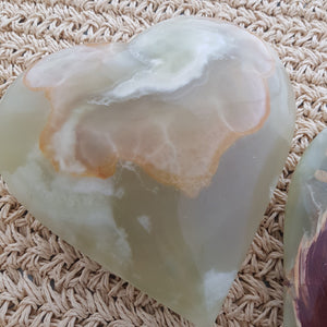 Banded Calcite aka Marble Onyx Heart (assorted. approx. 16.8x16.5-16.8x5cm)