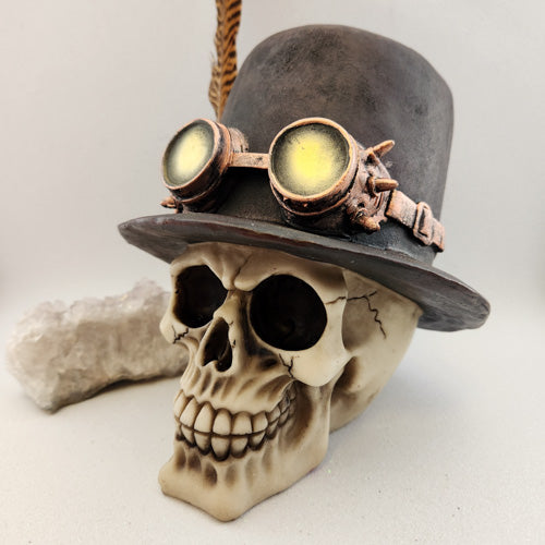 Steampunk Style Skull with Top Hat and Feathers (approx. 30x15.5x17cm)