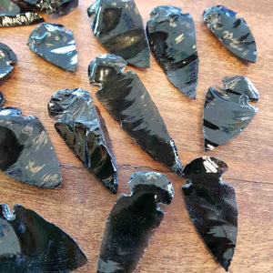 Black Obsidian Arrow Head (assorted. approx. 3.5-5.5x1.5-3cm)