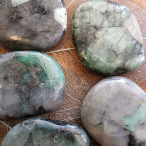 Emerald Flatstone (assorted. approx. 2.5x3cm plus)
