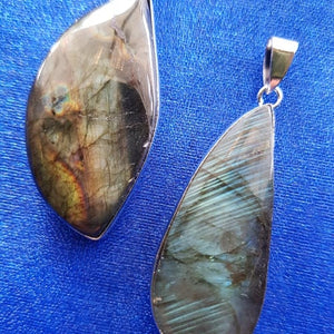Labradorite Pendant (silver plate)