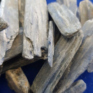 Blue Kyanite Rough Chunks & Blades (assort. approx. 4-7x0.7-2.2x0.3-2.5cm lots of variation)