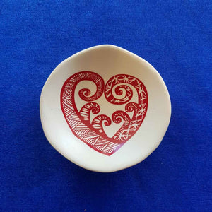 Pacific Aroha Dish (Red on White approx 7cm)