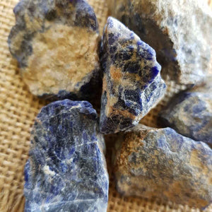 Sodalite Rough Rock (assorted. approx. 3-5x3-4cm)
