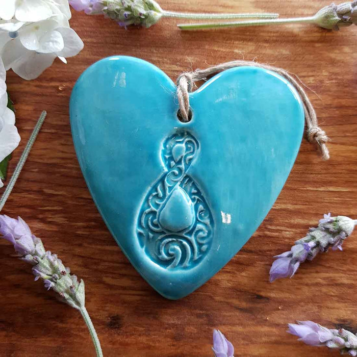 Turquoise Heart with Twist Pattern in Box (approx. 8.5 x 8cm)