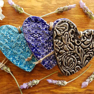 Embossed Ceramic Heart (assorted colours approx. 8.5 x 8.5cm)