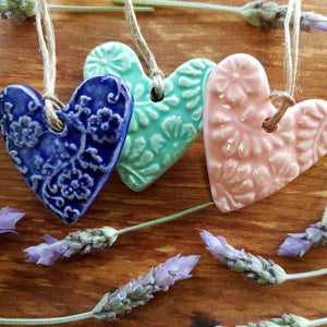 Embossed Ceramic Heart (assorted colours approx. 5 x 5cm)
