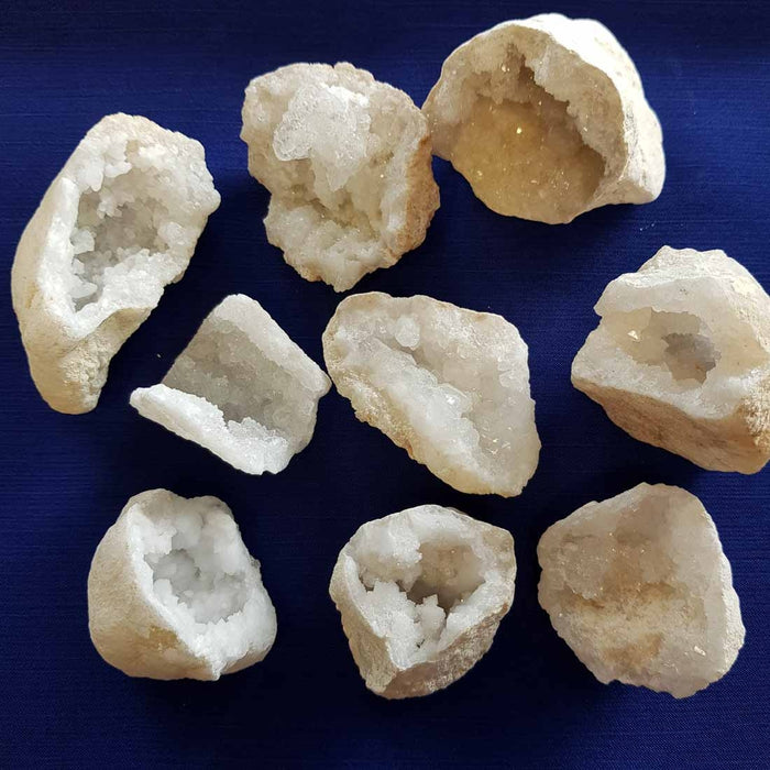 Quartz Geode Piece (assorted. 9-11x7-9cm)