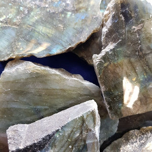 Labradorite Partially Polished Slab (assorted. approx. 4.1-9.8x2.5-5.6x1.3-2.9cn)