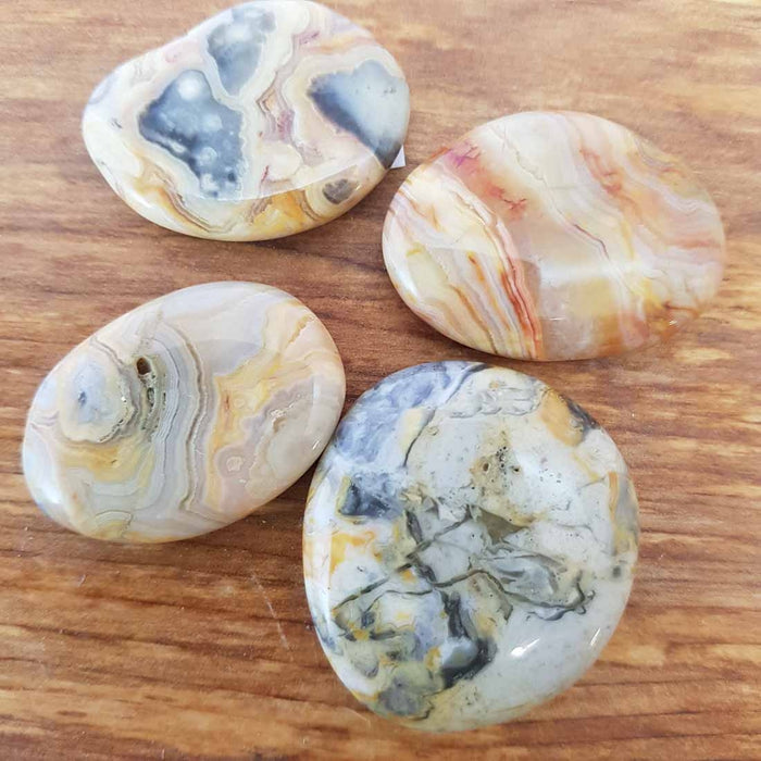 Crazy Lace Agate Flat Stone (assorted. approx. 3.5-4.2x3-3.9x0.5-0.8cm)