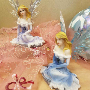 Winter Fairy Kneeling (2 assorted approx 10x14cm)