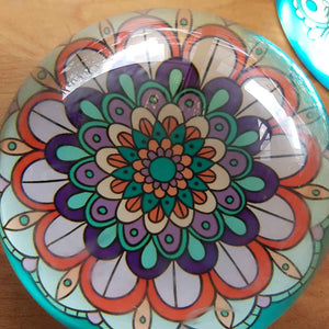 Mandala Glass Paperweight (2 assorted approx. 5x10cm)