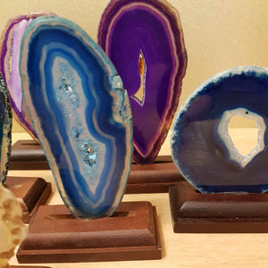Agate Slice in a Stand (assorted & dyed approx. 10x7cm)