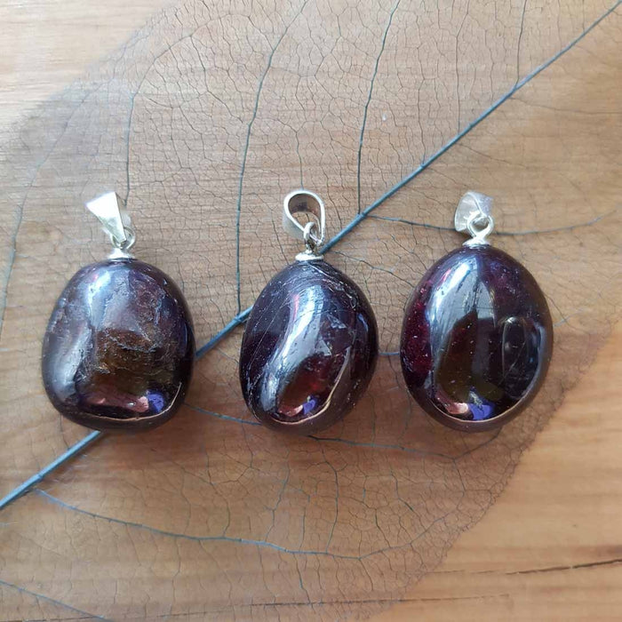 Garnet Tumbled Pendant (sterling silver)