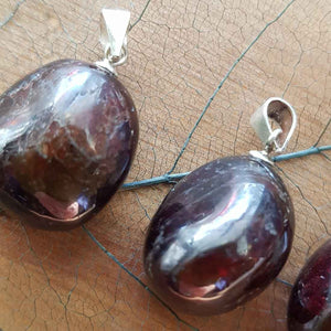 Garnet Tumbled Pendant (sterling silver)