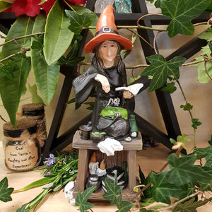 Witch Mixing a Potion (approx 13x5cm)