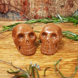 Gold Sandstone Skull (assorted & man-made approx. 3.5x2.5x2.5cm)