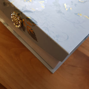 Flower Gift Box with diamante closure (approx. 18x14.5x7cm)